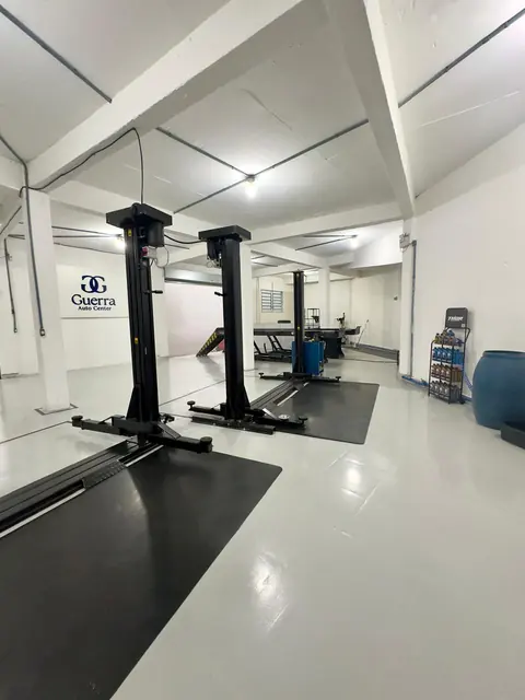 Elevadores automotivos da oficina mecânica em Caxias do Sul